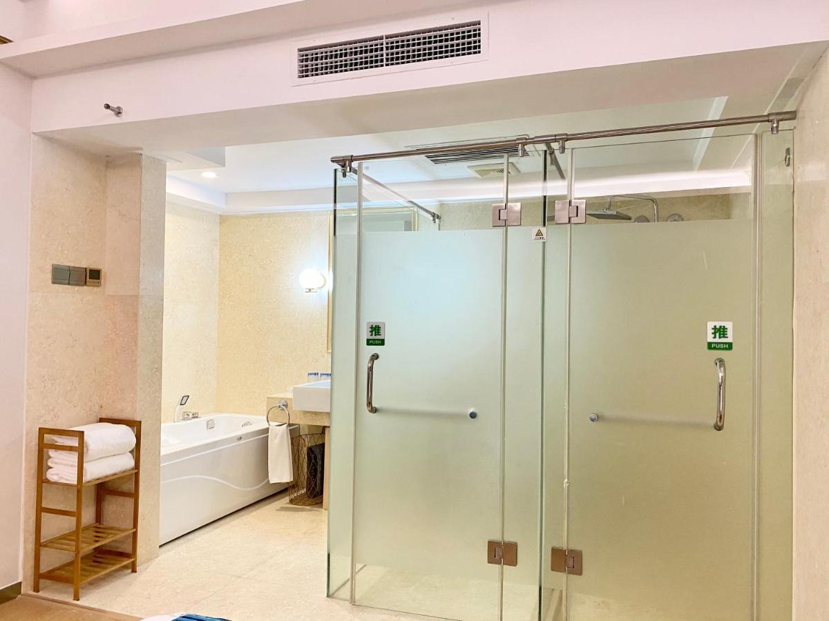 Wenhao Seaview Hotel Санья Экстерьер фото